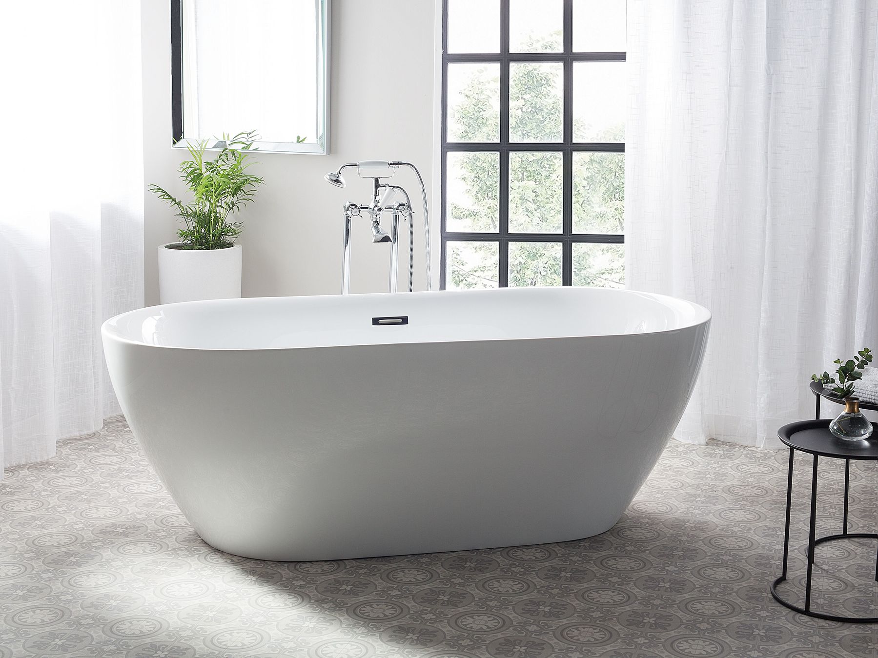 Wanna Wolnostoj ca 150 Cm Bia a CARRERA Beliani co uk wanna-wolnostoj-ca-150-cm-bia-a-carrera-beliani-co-uk