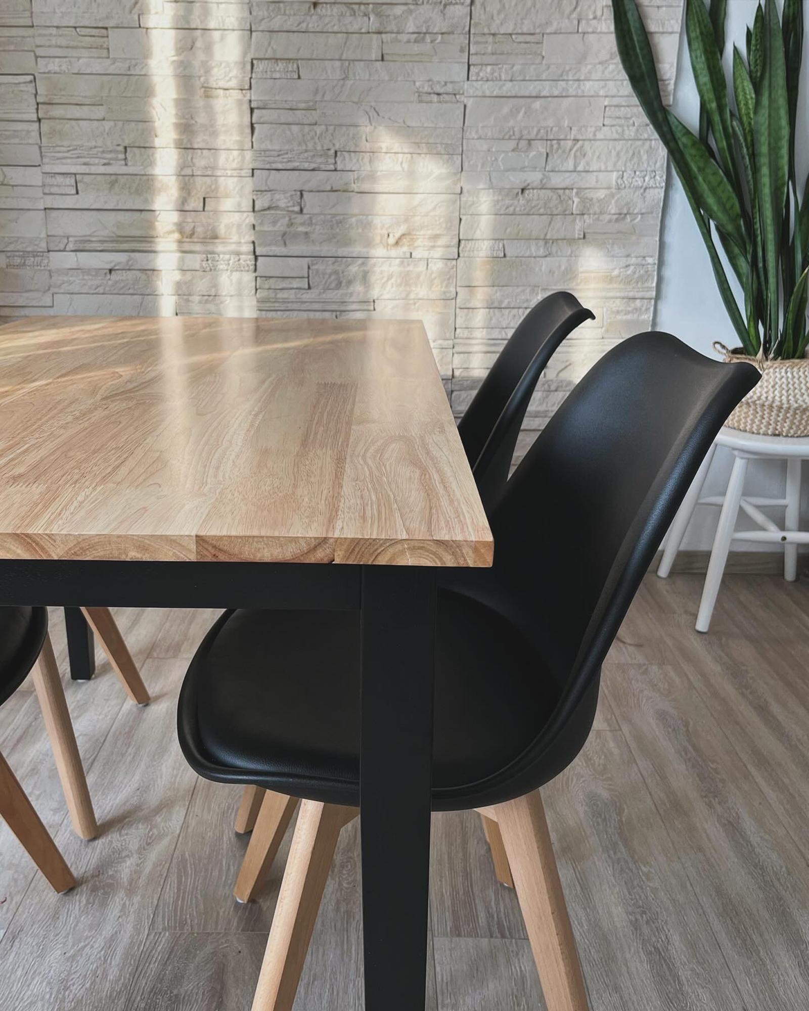 Set di 2 sedie in plastica nera e legno naturale DAKOTA II_907396