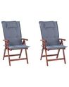 Zestaw 2 krzeseł ogrodowych drewno akacjowe z poduszkami niebieskimi TOSCANA_752258