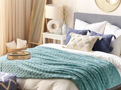 Päiväpeitto kangas vaaleanvihreä 150 x 200 cm KANDILLI Päiväpeitto kangas vaaleanvihreä 150 x 200 cm KANDILLI