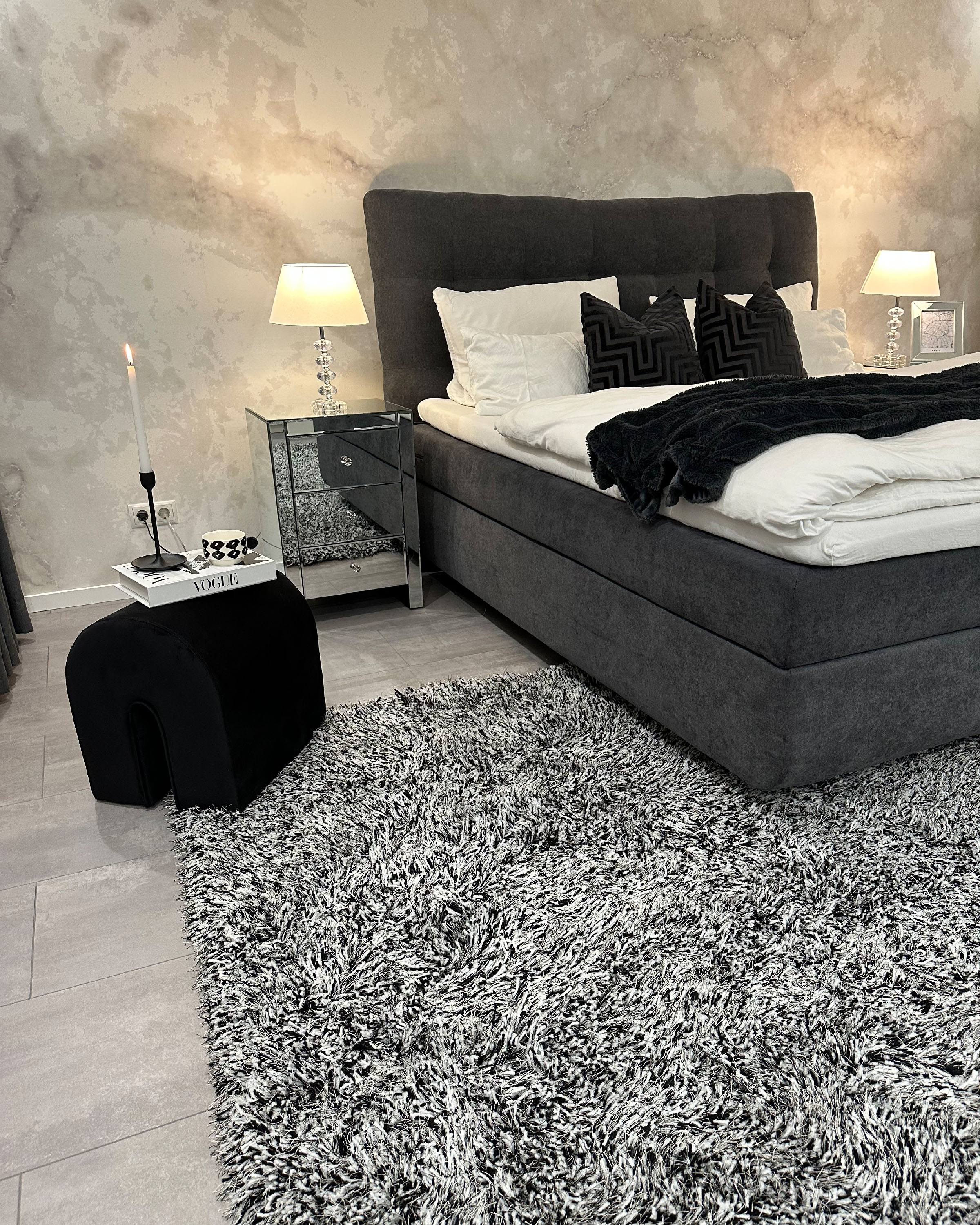 Shaggy Area Rug 160 x 230 cm Black and White CIDE_883716