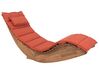 Leżak ogrodowy drewniany z poduszką czerwoną BRESCIA_746569