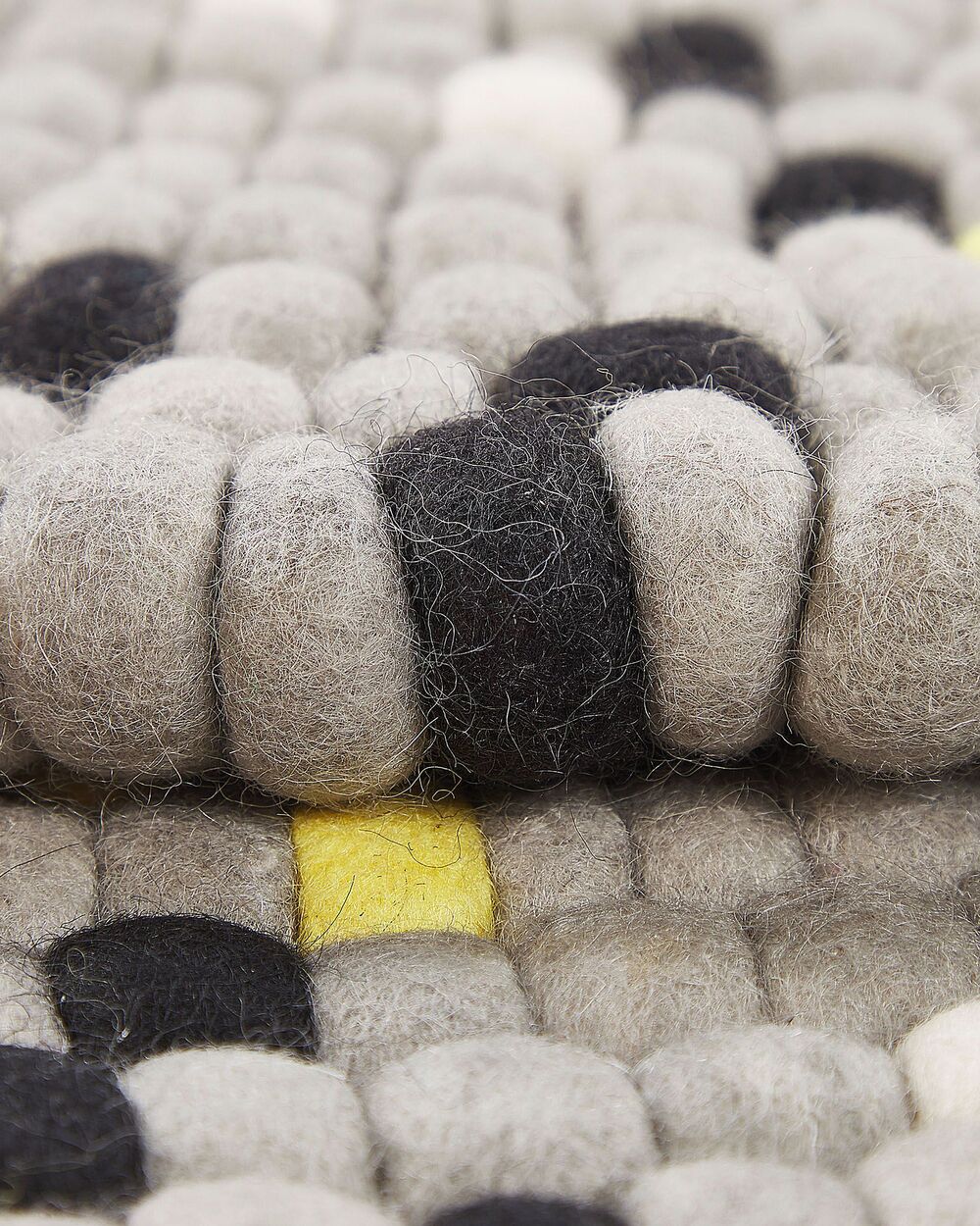 Round Felt Ball Area Rug ⌀ 140 cm Light Grey PENEK Beliani.se