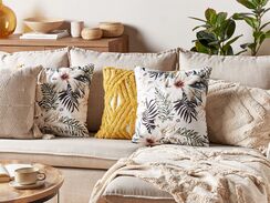 Koristetyyny sametti valkoinen/vihreä 45 x 45 cm OKRA Koristetyyny sametti valkoinen/vihreä 45 x 45 cm OKRA