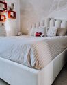 Zamatová posteľ s úložným priestorom 180 x 200 cm krémová biela VINCENNES_915684