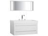 Biely nástenný nábytok do kúpeľne so zásuvkou a zrkadlom ALMERIA_768675