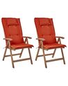 Lot de 2 chaises de jardin pliantes en bois d'acacia sombre avec coussins rouges AMANTEA_879632