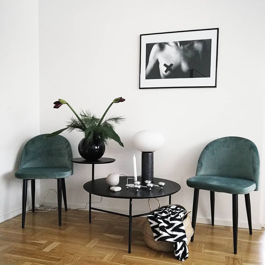 Esszimmerstuhl dunkelblau Samtstoff 2er Set VISALIA | Beliani.ch