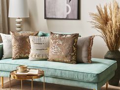 Koristetyyny sametti ruskea kukkakuvio 45 x 45 cm 2 kpl DAFFODIL Koristetyyny sametti ruskea kukkakuvio 45 x 45 cm 2 kpl DAFFODIL