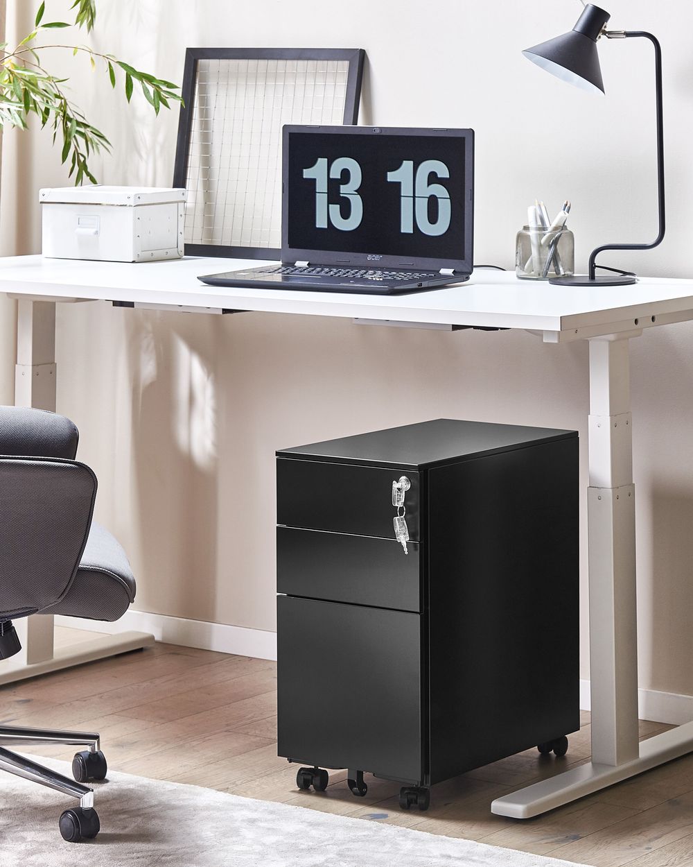 Caisson A Roulettes En Metal Noir Avec 3 Tiroirs Bolsena Beliani Fr