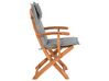 Sada 2 dřevěných zahradních židlí s šedými polštáři MAUI_755742