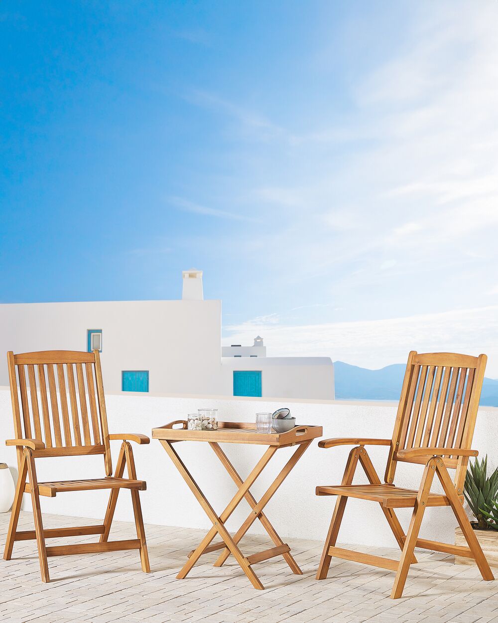 Lot de 2 chaises de jardin pliantes en bois clair JAVA  Beliani.fr