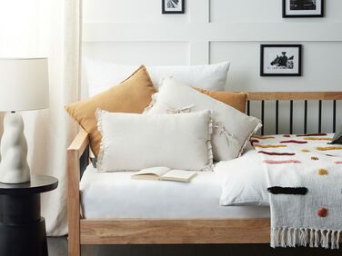 Set of 2  Linen Cushions 30 x 45 cm Off-white SASSAFRAS
