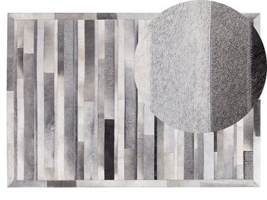 Tappeto in pelle grigio chiaro 140 x 200 cm AZAY