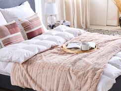 Huopa 180 x 220 cm vaaleanpunainen SMAHRA Huopa 180 x 220 cm vaaleanpunainen SMAHRA