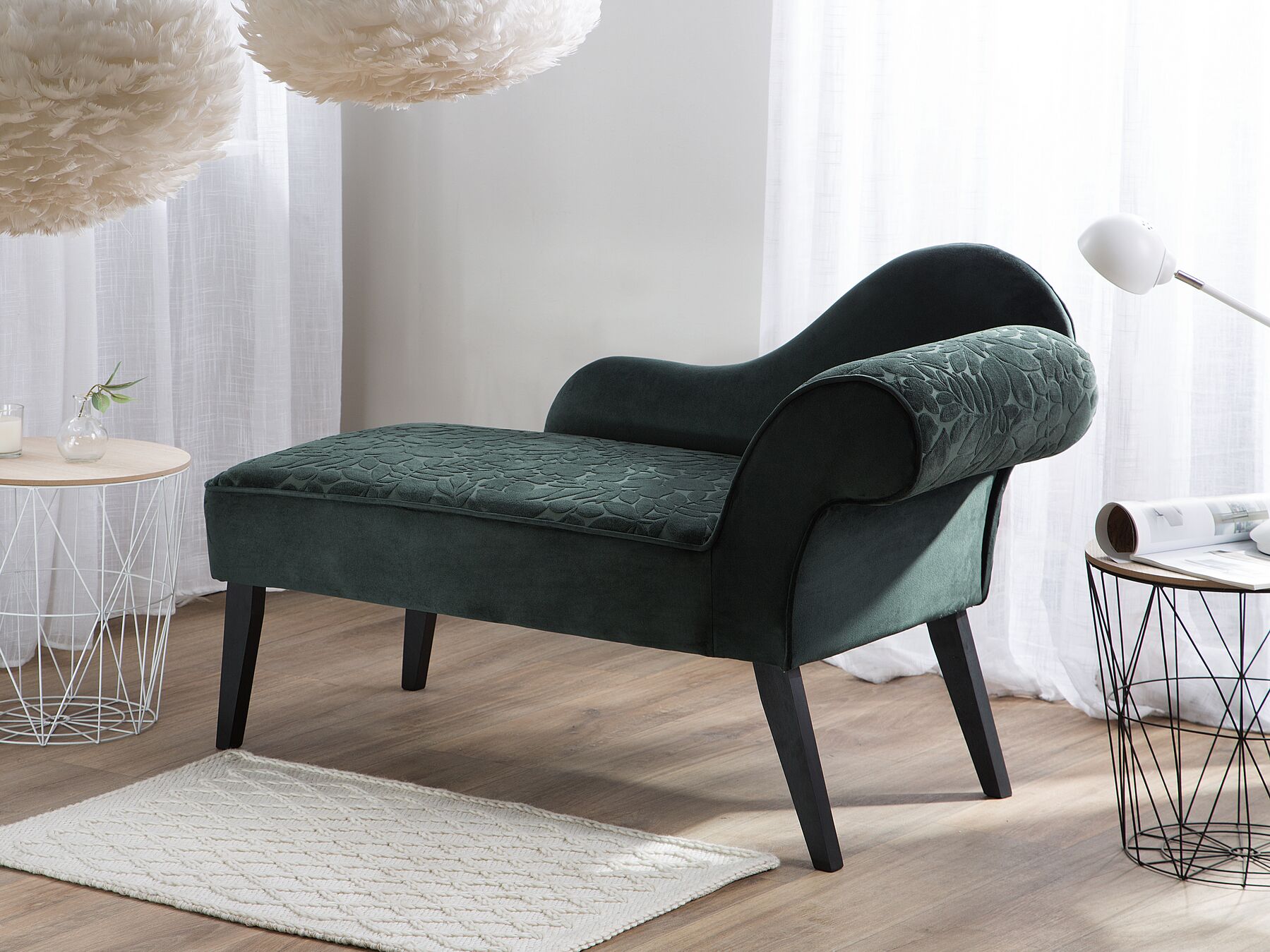 Right Hand Velvet Chaise Lounge Green BIARRITZ Beliani.co.uk