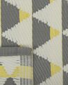 Tapis extérieur au motif triangles gris et jaunes 120 x 180 cm HISAR_766677