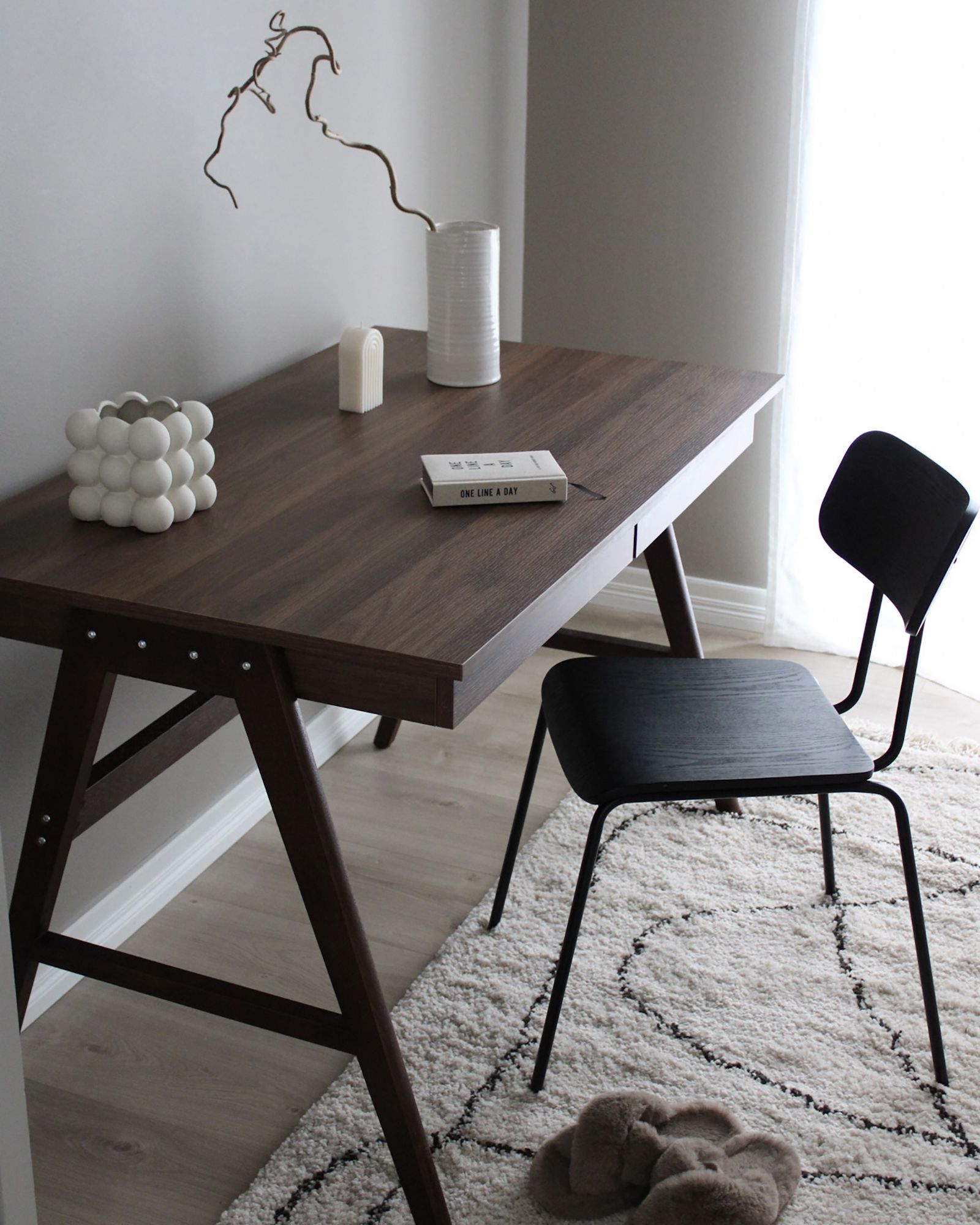 2 Drawer Home Office Desk 120 x 70 cm Dark Wood SHESLAY Beliani.co.uk