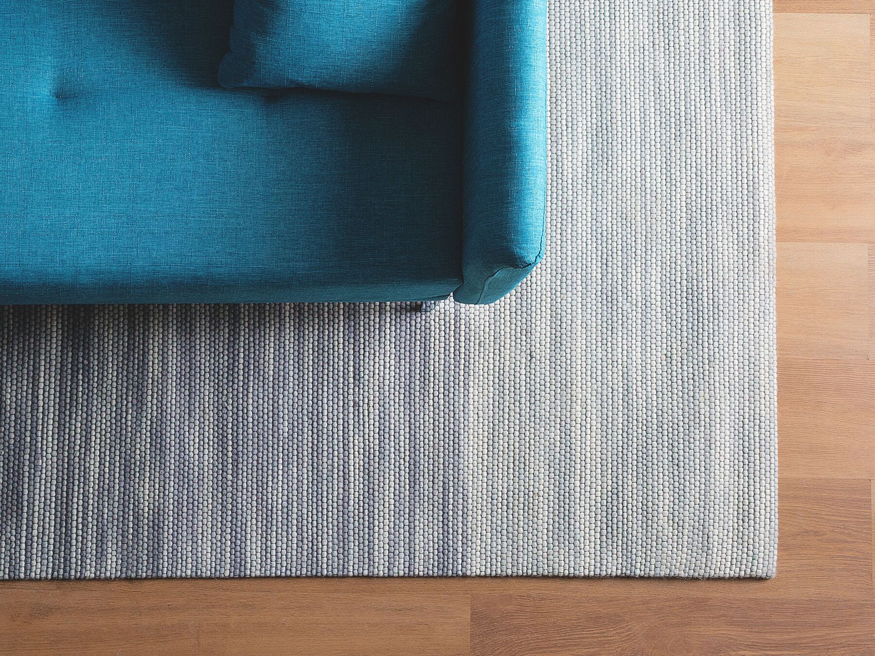 Teppich hellgrau 200 x 300 cm Kurzflor KAPAKLI | Beliani.de