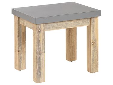 Záhradná stolička betón akáciové drevo sivá farba svetlé drevo OSTUNI