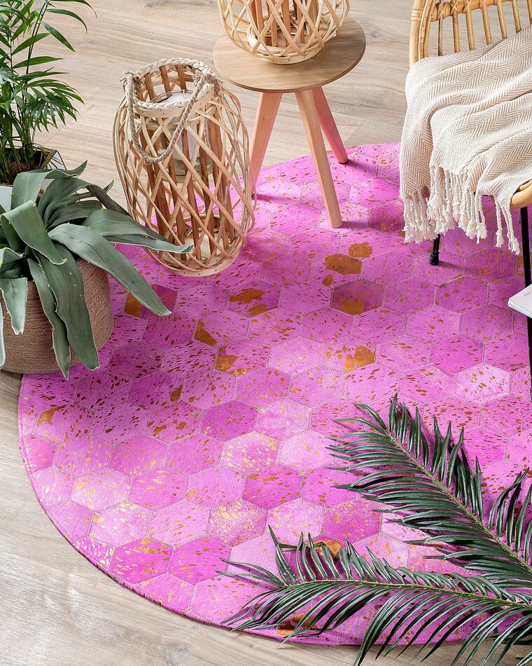 Round Cowhide Area Rug ⌀ 140 cm Pink ZEYTIN Beliani.co.uk
