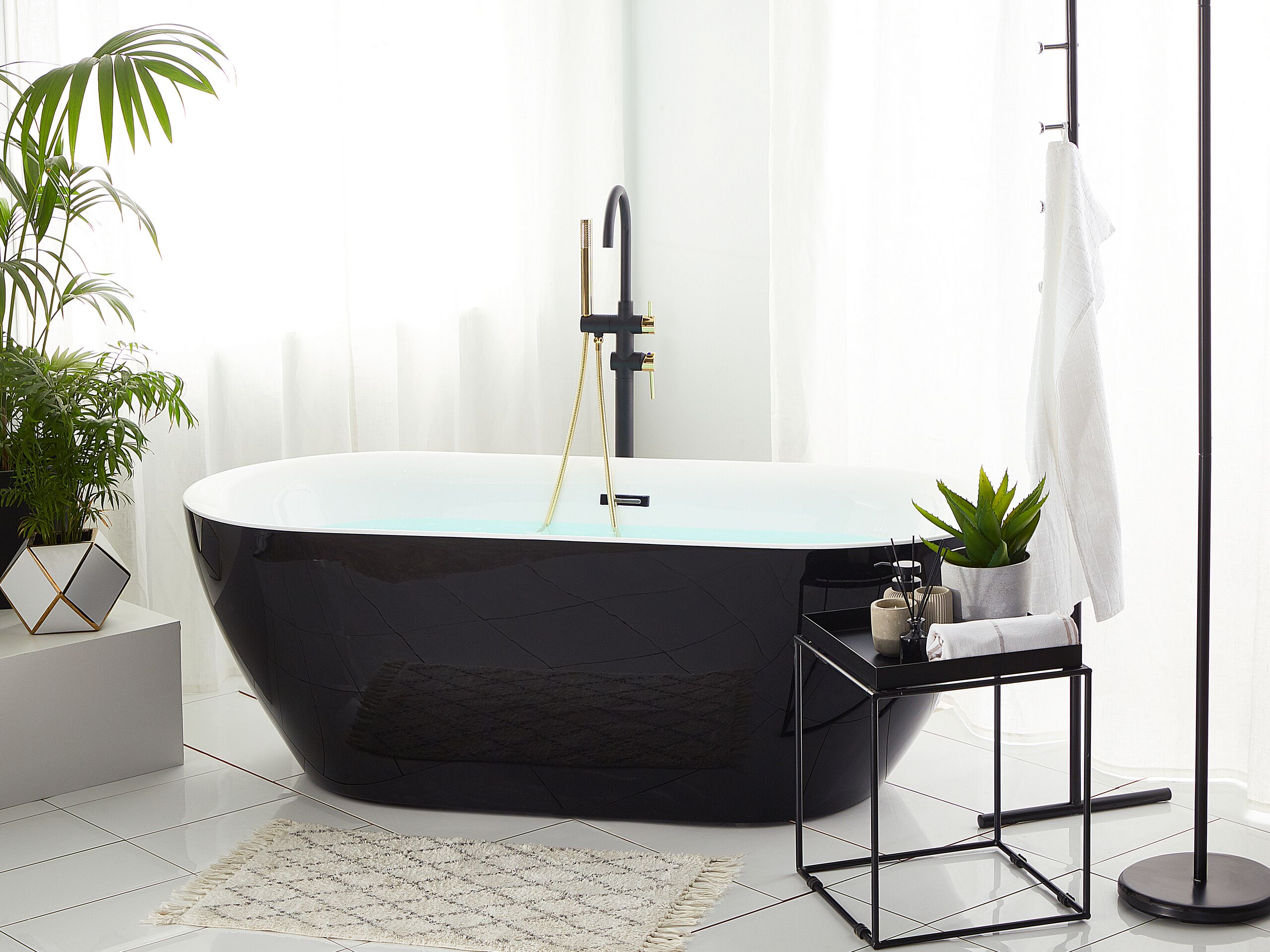Banheira autónoma oval 150 cm em preto CARRERA