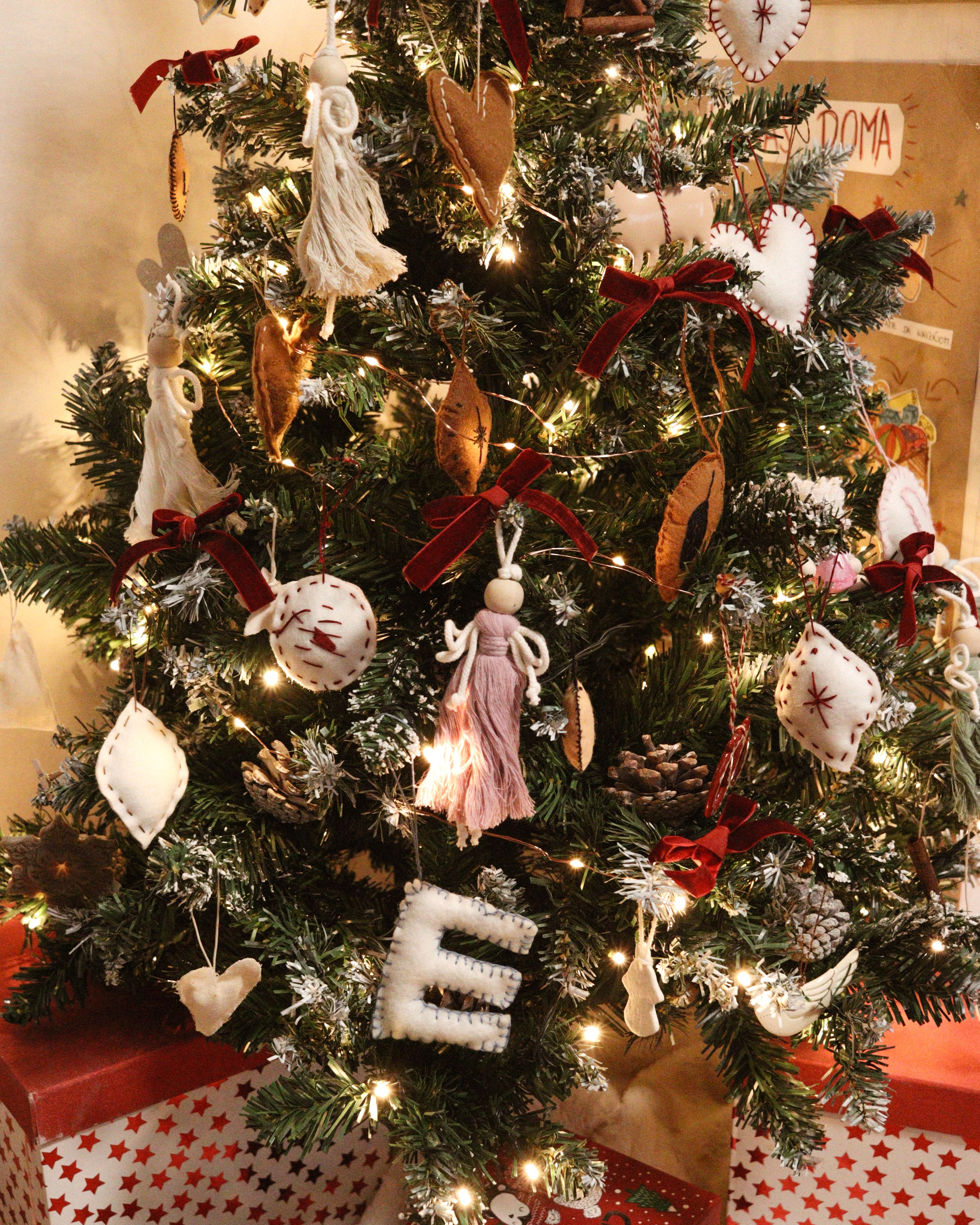 Vánoční stromeček matný osvícený 120 cm zelený PALOMAR_913439