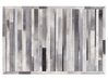 Tappeto in pelle grigio chiaro 140 x 200 cm AZAY_743051