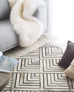 Шкіряний клаптевий килим 160 x 230 см бежевий TEKIR Шкіряний клаптевий килим 160 x 230 см бежевий TEKIR