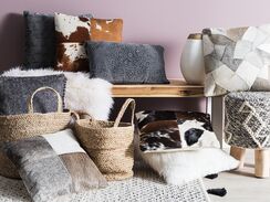 Harmaa nahkainen tilkkukoristetyynysetti 45 x 45 cm 2 kpl NEELOOR