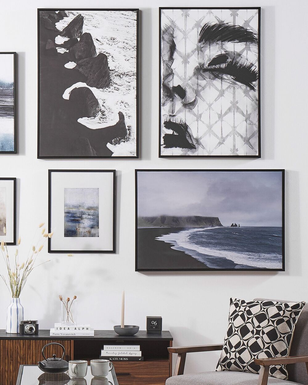 Woman Face Framed Canvas Wall Art 63 x 93 cm Grey ERRANO Beliani