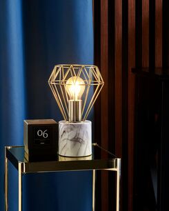 Pöytävalaisin metalli messinki MOONI pieni Pöytävalaisin metalli messinki MOONI pieni