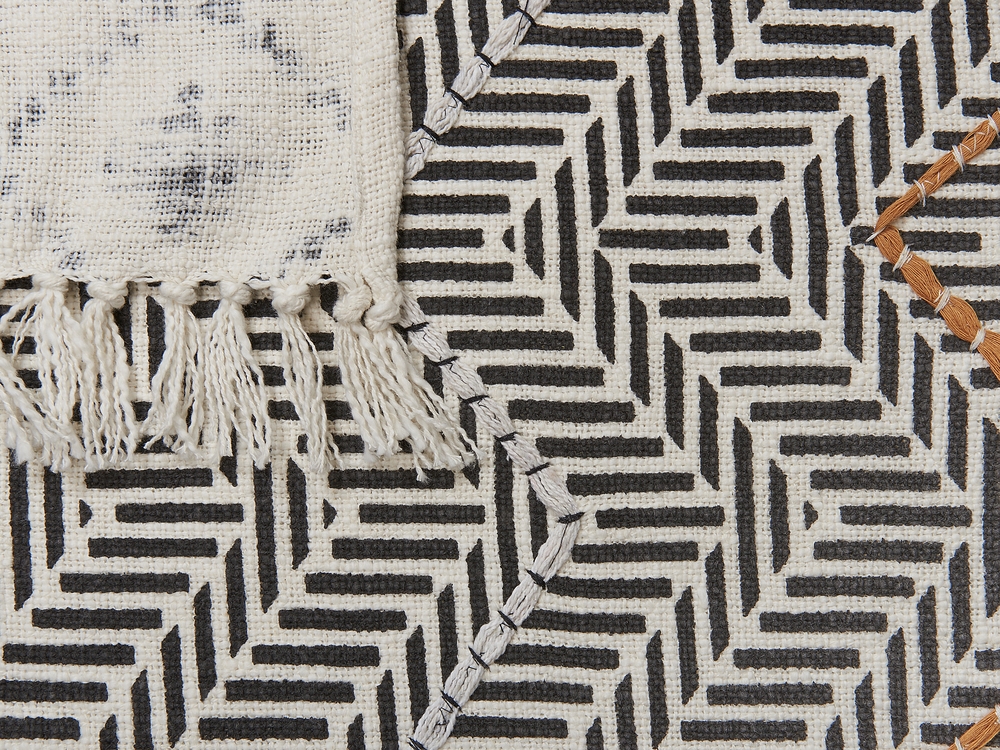 Decke Baumwolle schwarz / weiß 125 x 150 cm geometrisches Muster CHYAMA 