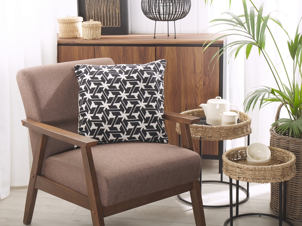 Beliani - Lot de 2 coussins décoratifs avec motif géométrique en coton 45 x  45 cm beige et noir CALANTHE - Coussin de chaise - Rue du Commerce