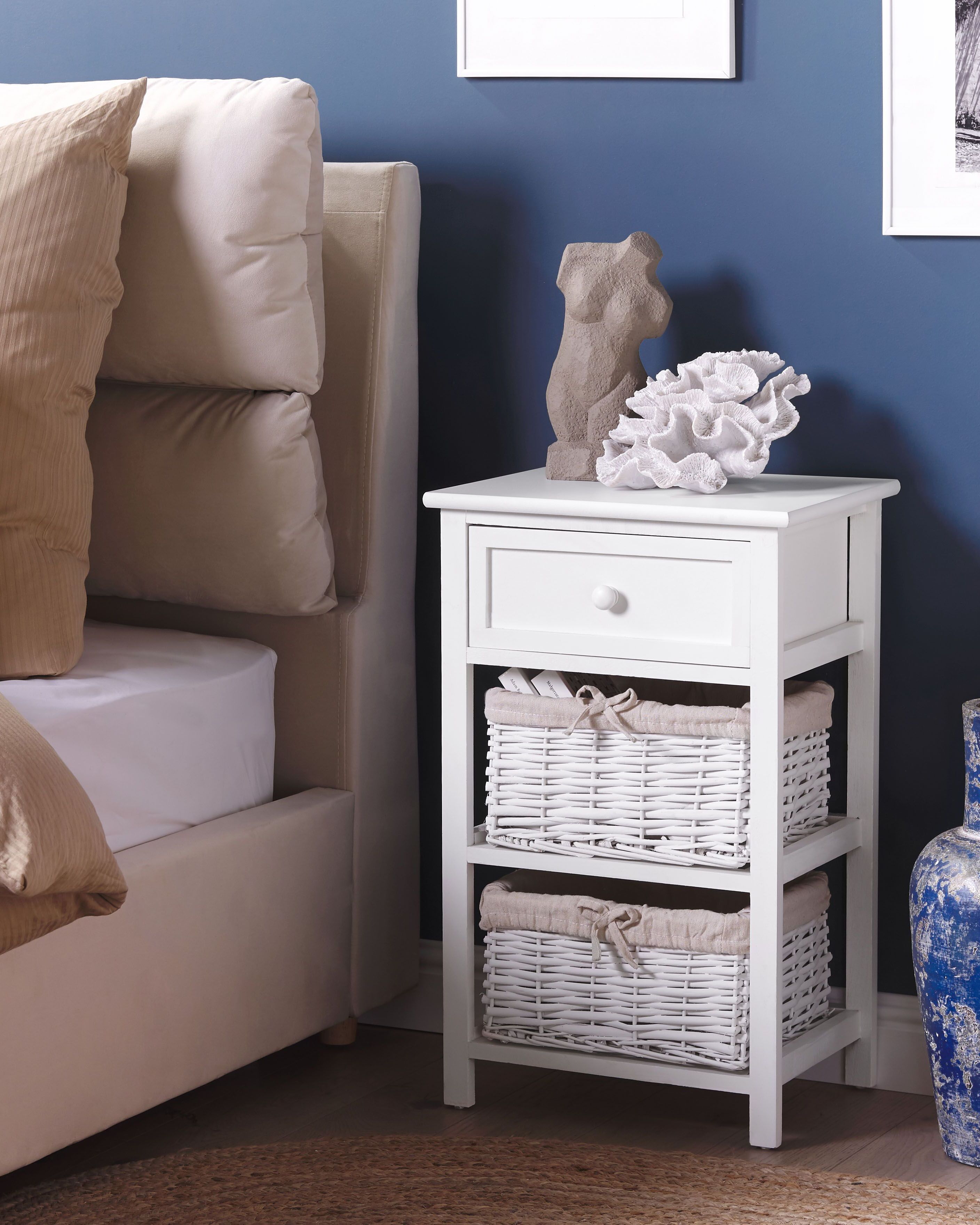 2 Basket Bedside Table White FLOWELLA Beliani.co.uk