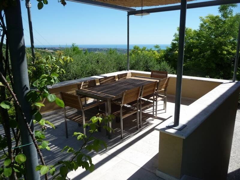 Mesa de jardín en madera de teca/acero 200x90cm VIAREGGIO | Beliani.es