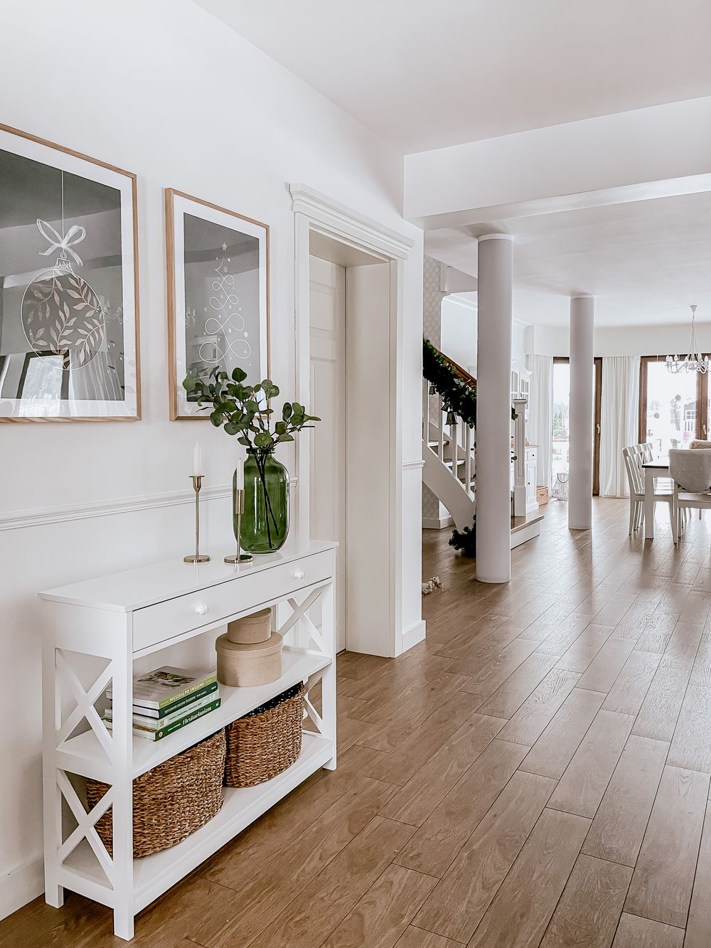 Console blanche MONTGOMERY | Beliani.fr