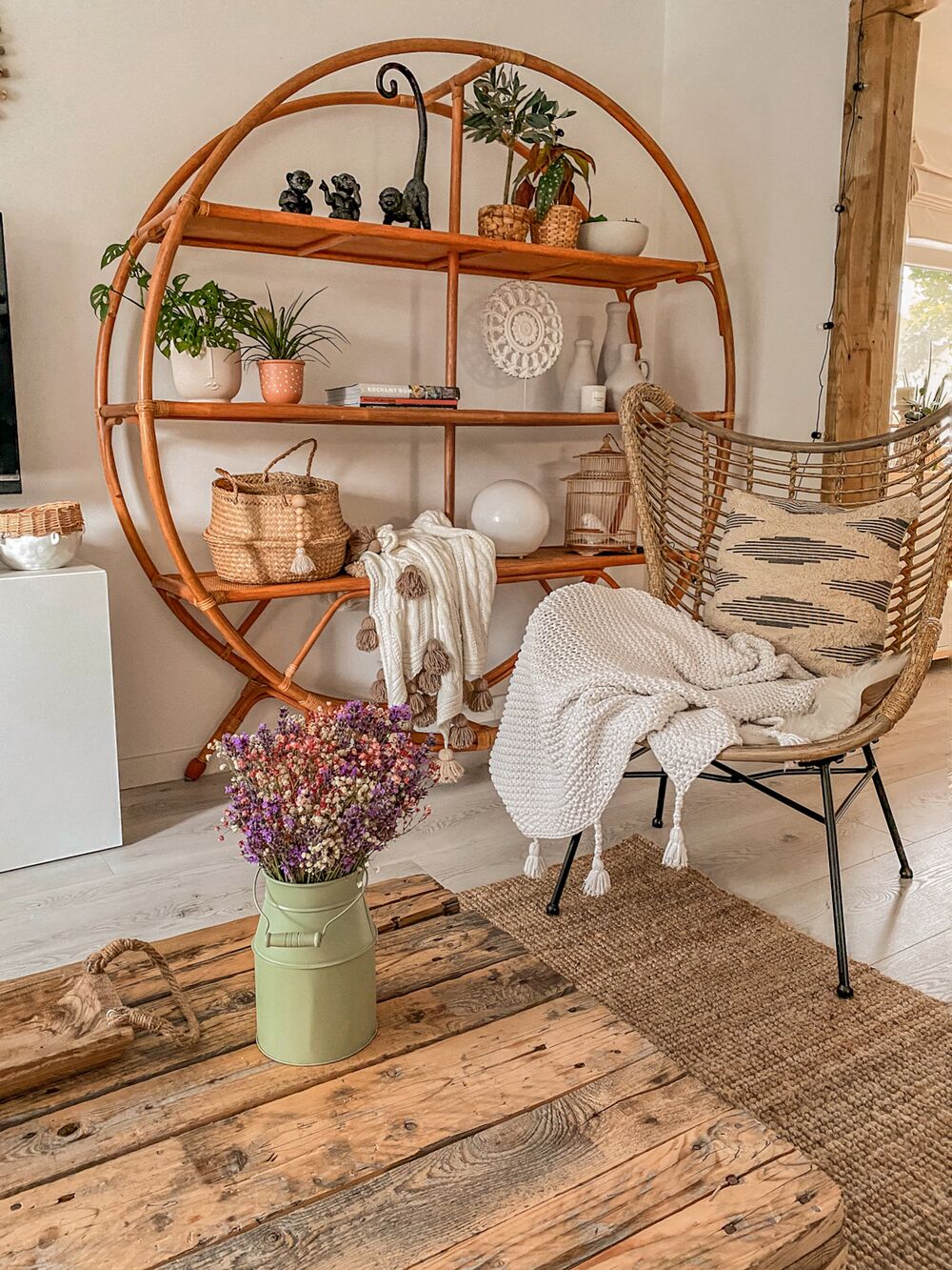 Round 3 Tier Rattan Bookcase Natural TUVALU Beliani.co.uk