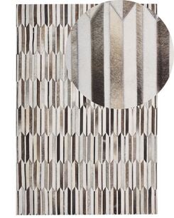 Matto lehmännahka ruskea/beige 160 x 230 cm KULALAR Matto lehmännahka ruskea/beige 160 x 230 cm KULALAR