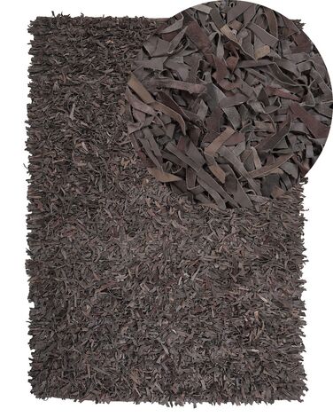 Sötétbarna bőr hosszú szálú szőnyeg 140 x 200 cm MUT