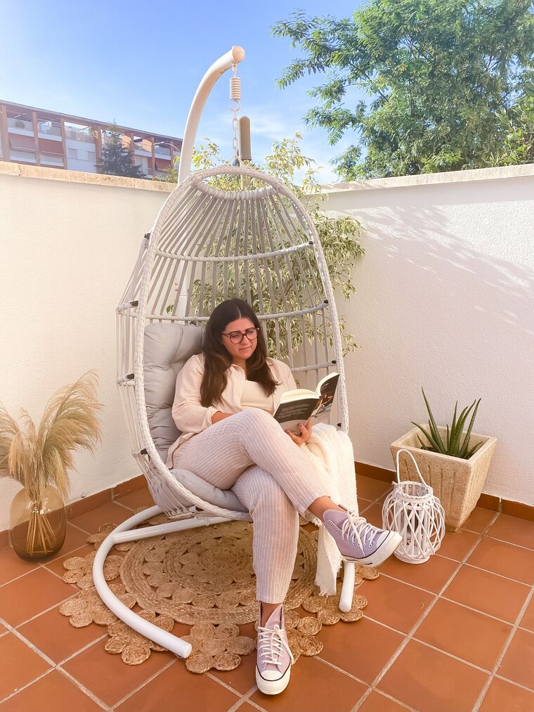 PE Rattan Hanging Chair with Stand Light Grey SESIA Beliani.no