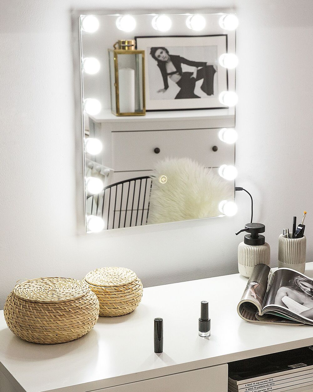 Espejo de baño ATIU 60x80 cm con marco metálico y LED