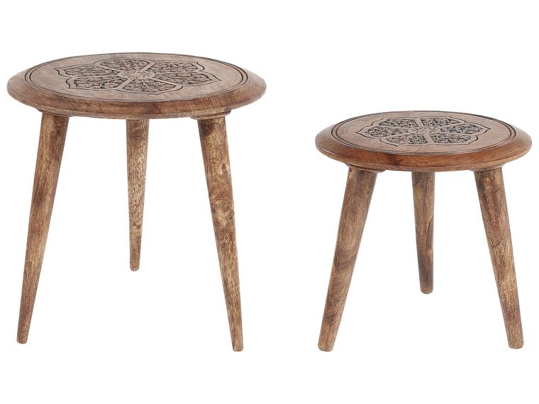 Conjunto de 2 mesas de apoio em madeira escura de mango TURUA_857349