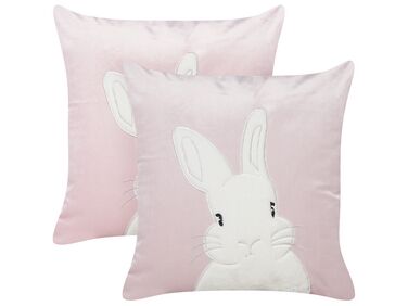 Conjunto de 2 almofadas decorativas com padrão de coelhos bordado em veludo rosa 45 x 45 cm IBERIS
