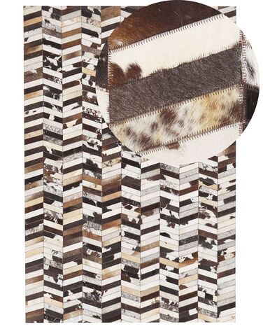 Tapis patchwork à motif zigzag marron et blanc 140 x 200 cm AKYELE