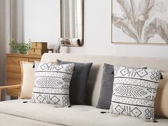 Koristetyyny 2 kpl 45 x 45 cm mustavalkoinen SCHEFFLERA Koristetyyny 2 kpl 45 x 45 cm mustavalkoinen SCHEFFLERA