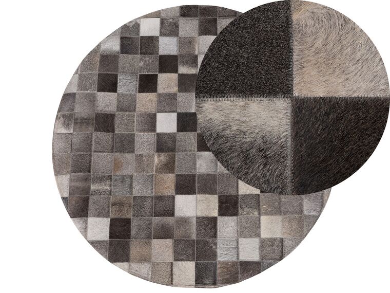 Šedý patchwork koberec z hovězí kůže ⌀ 140 cm BERGAMA_738095