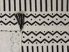 Decke Baumwolle weiß / schwarz 130 x 180 cm geometrisches Muster UNNAO_829411