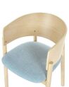 Zestaw 2 krzeseł do jadalni jasne drewno z niebieskim MARIKANA_837285