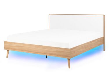 Cama de casal com iluminação LED em madeira clara e branca 140 x 200 cm SERRIS